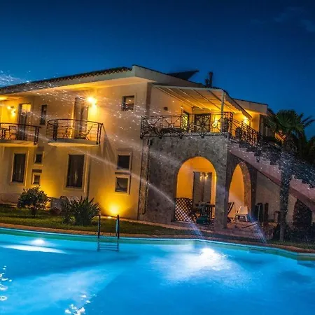 Villa Libeccio Appartment With Shared Swimming Pool, At 200 Meters From The Beach, Solarium And Private Parking Avola Exterior photo