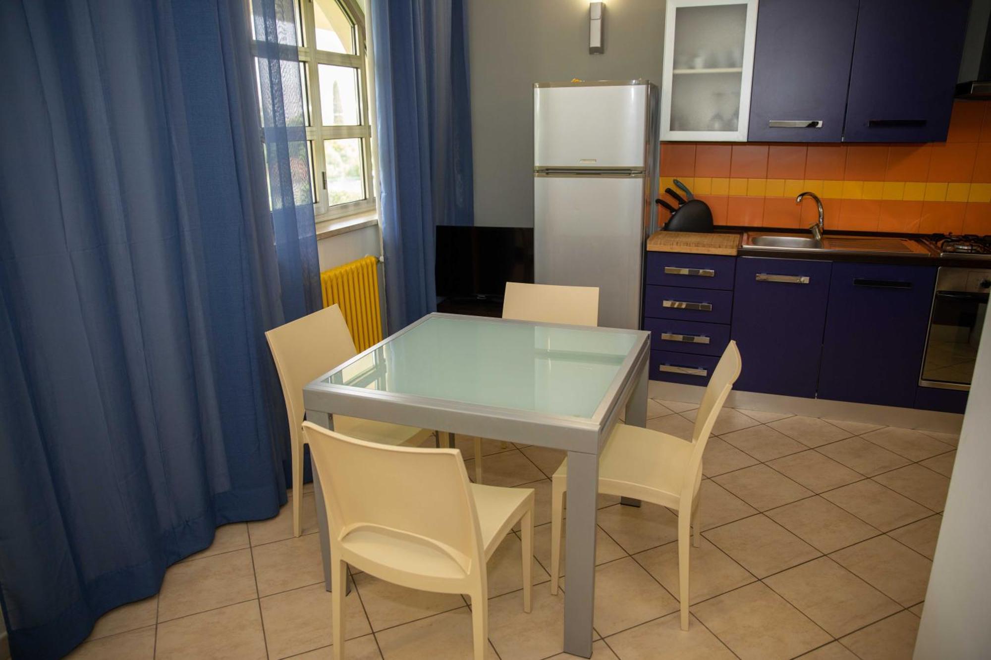 Libeccio With Shared Swimming Pool, At 200 Meters From The Beach, Solarium And Private Parking Holiday home